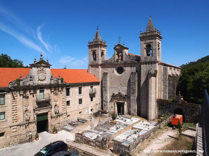 FACHADA OESTE DE LA IGLESIA Y ACCESO SUR AL CLAUSTRO DE LOS CABALLEROS